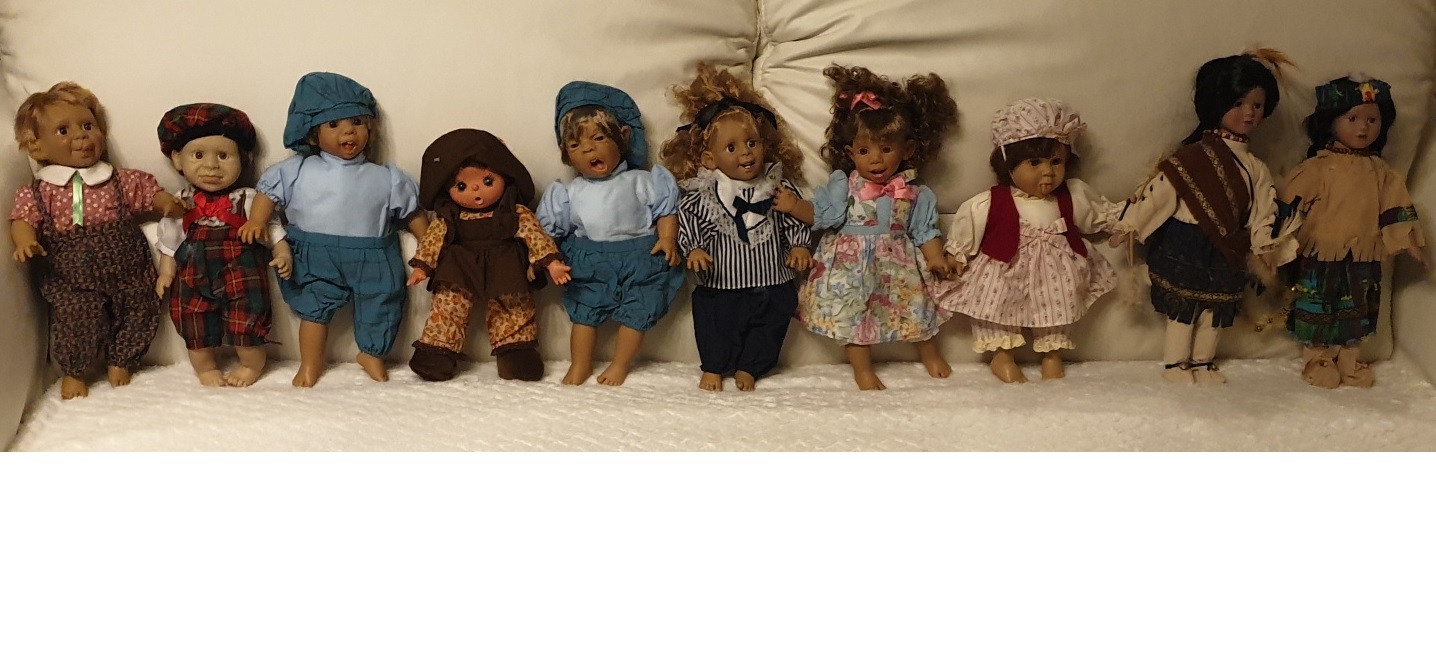 These dolls have already been sold for €35. The proceeds went to the foundation, see under list of donors 